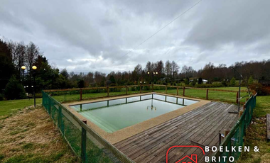 Casa Nueva en Parcela de 5.000 m2, Se vende con Mobiliaria de Lujo, Sector Candelaria, Pucón