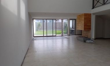 VENDO CASA  2 NIVELES  LUEÑA 7 ESQUINA  AV. ALCUDIA VALLE DE LAS FUENTES CALIMAYA