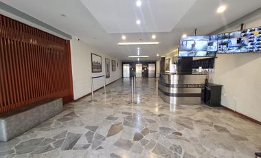 Venta de Oficina   estacionamiento en Edif. Anglo Peruano, a media cdra. del Palacio de Justicia