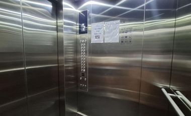Venta de Oficina   estacionamiento en Edif. Anglo Peruano, a media cdra. del Palacio de Justicia