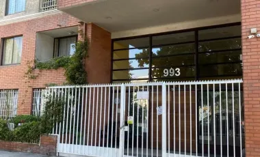 DEPARTAMENTO  3 PISO  -CON ESTACIONAMIENTO - CALLE ARTURO PRAT -  SANTIAGO CENTRO.