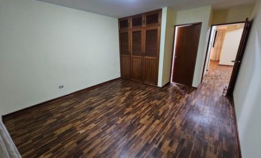 🏡 ¡Hermosa Casa en Alquiler! 🌳✨
