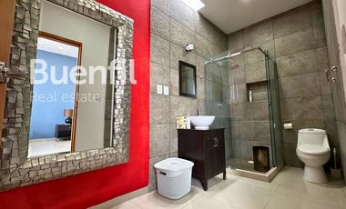 Casa remodelada, amueblada y con piscina en Barrio de Guadalupe