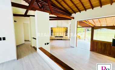 HERMOSA FINCA EN UN LOTE DE 6.060 M2 PLANOS