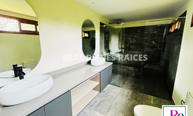 HERMOSA FINCA EN UN LOTE DE 6.060 M2 PLANOS