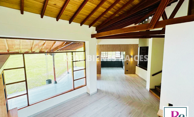HERMOSA FINCA EN UN LOTE DE 6.060 M2 PLANOS