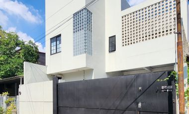 Di Jual cepat Rumah modern di komplek duren sawit jakarta timur