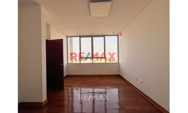 Venta De Gran Edificio Comercial En Plena Avenida, Límite Con Miraflores. (De Estreno)
