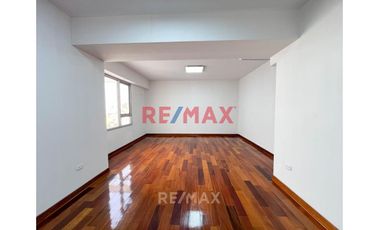 Venta De Gran Edificio Comercial En Plena Avenida, Límite Con Miraflores. (De Estreno)