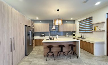 FS: Modern House & Lot in Mandaluyong City.