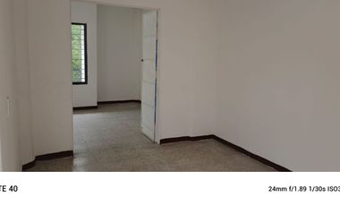 RENTO CASA EN SECTOR SURAMERICANA MEDELLIN