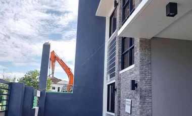 For Sale Ready for Occupancy 4 Bedroom 2 Storey Single Attached House in Corona del Mar, Talisay, Cebu