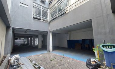 Dijual Gedung Kantor 4.5 Lantai Raya Kedung Cowek