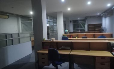Dijual Gedung Kantor 4.5 Lantai Raya Kedung Cowek
