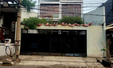 Dijual Gedung Kantor 4.5 Lantai Raya Kedung Cowek