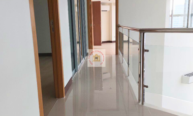 232 sqm 5 bedroom Penthouse FOR SALE in One Central Makati across RCBC Plaza
