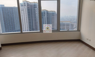 232 sqm 5 bedroom Penthouse FOR SALE in One Central Makati across RCBC Plaza