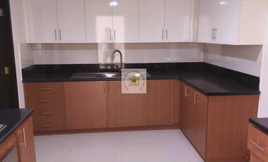 232 sqm 5 bedroom Penthouse FOR SALE in One Central Makati across RCBC Plaza