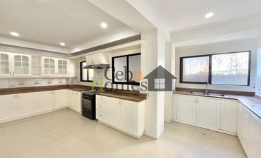 Grand 8 Bedroom House with Pool in Mandaue for Rent
