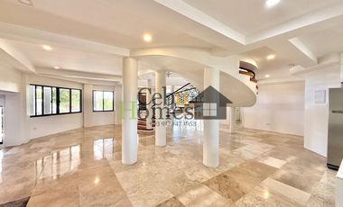 Grand 8 Bedroom House with Pool in Mandaue for Rent
