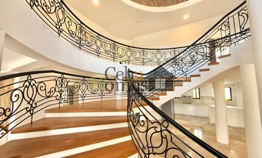 Grand 8 Bedroom House with Pool in Mandaue for Rent
