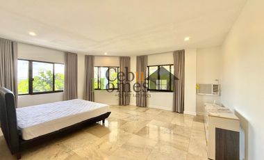 Grand 8 Bedroom House with Pool in Mandaue for Rent