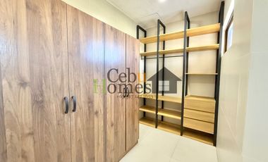 Grand 8 Bedroom House with Pool in Mandaue for Rent