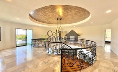 Grand 8 Bedroom House with Pool in Mandaue for Rent