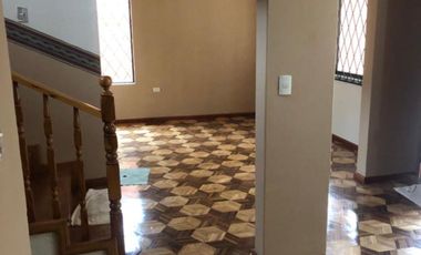 Casas Comerciales en Venta en Cuenca Frente al Mall del Batán