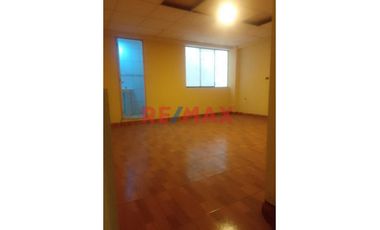Casa Ideal Para Inversión O Negocio Con Parámetros De 7 Pisos
