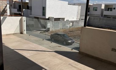 Casa en renta al norte en residencial torrealta