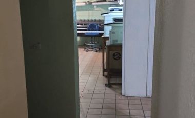 SE RENTAN  AMPLIAS OFICINAS Y AREA DE TRABAJO, A UNA CUADRA DE PLUTARCO ELIAS CALLES