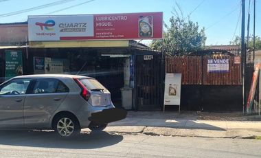 CASA AISLADA TOTALMENTE SÓLIDA- CON LOCAL COMERCIAL- LUBRICENTRO FUNCIONANDO. LO PRADO.