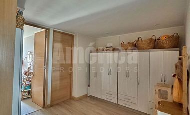 Depto con estar y terrazas en Hermanos Cabot, Las Condes. 3D3B, 2 estac, bodega. Excelente distribución, cercano a colegios internacionales