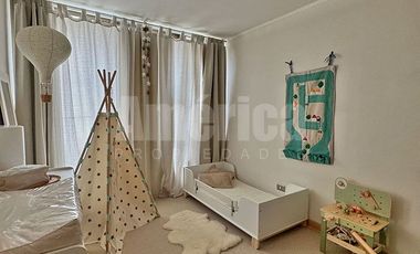 Depto con estar y terrazas en Hermanos Cabot, Las Condes. 3D3B, 2 estac, bodega. Excelente distribución, cercano a colegios internacionales