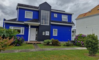 CASA 4   DORMITORIOS,  2 ESTEROS, PUERTO MONTT