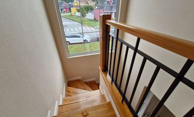 CASA 4   DORMITORIOS,  2 ESTEROS, PUERTO MONTT