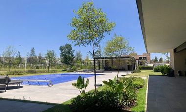 SOLARES HERMOSA CASA DE 4 NIVELES! CON SOTANO, ROOF GARDEN, 5 RECAMARAS 4.5 BAÑOS!