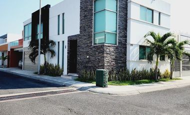 En RENTA Casa con o sin Muebles en Lomas de la Rioja