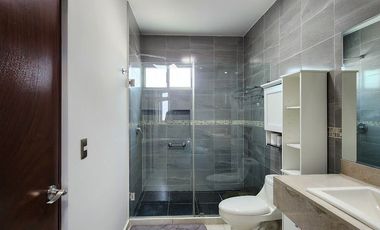 En RENTA Casa con o sin Muebles en Lomas de la Rioja