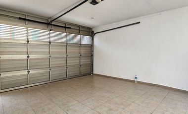 En RENTA Casa con o sin Muebles en Lomas de la Rioja