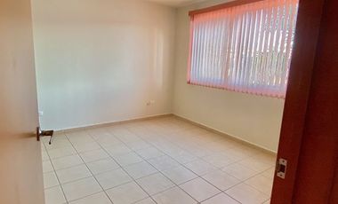 Bonita casa en renta sobre esquina  Punta Altozano.