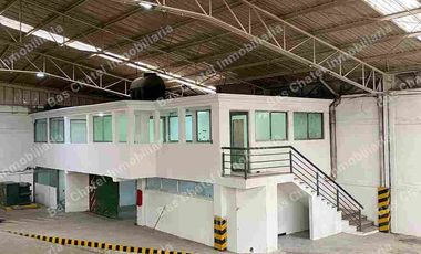 Nave de 2200m2 con Andénes y Transformador de 150kvas.