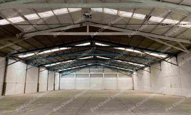 Nave de 2200m2 con Andénes y Transformador de 150kvas.