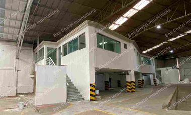 Nave de 2200m2 con Andénes y Transformador de 150kvas.