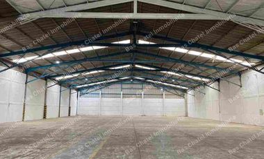 Nave de 2200m2 con Andénes y Transformador de 150kvas.