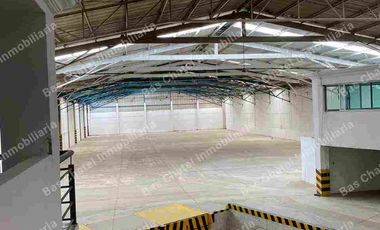 Nave de 2200m2 con Andénes y Transformador de 150kvas.