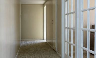 VENDO EN EL SECTOR DEL BOSQUE EXELENTE DEPARTAMENTO TOTALMENTE REMODELADO