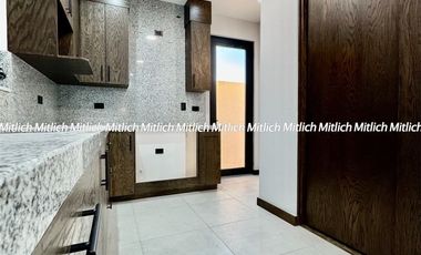 Casa en Venta Fraccionamiento Denali Rejon  $ 4,200,000.