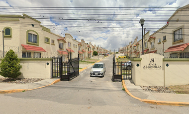 CASA EN PRIVADA ARANDILLA, COL. URBI VILLA DEL REY, HUEHUETOCA. ¡NO CREDITOS!